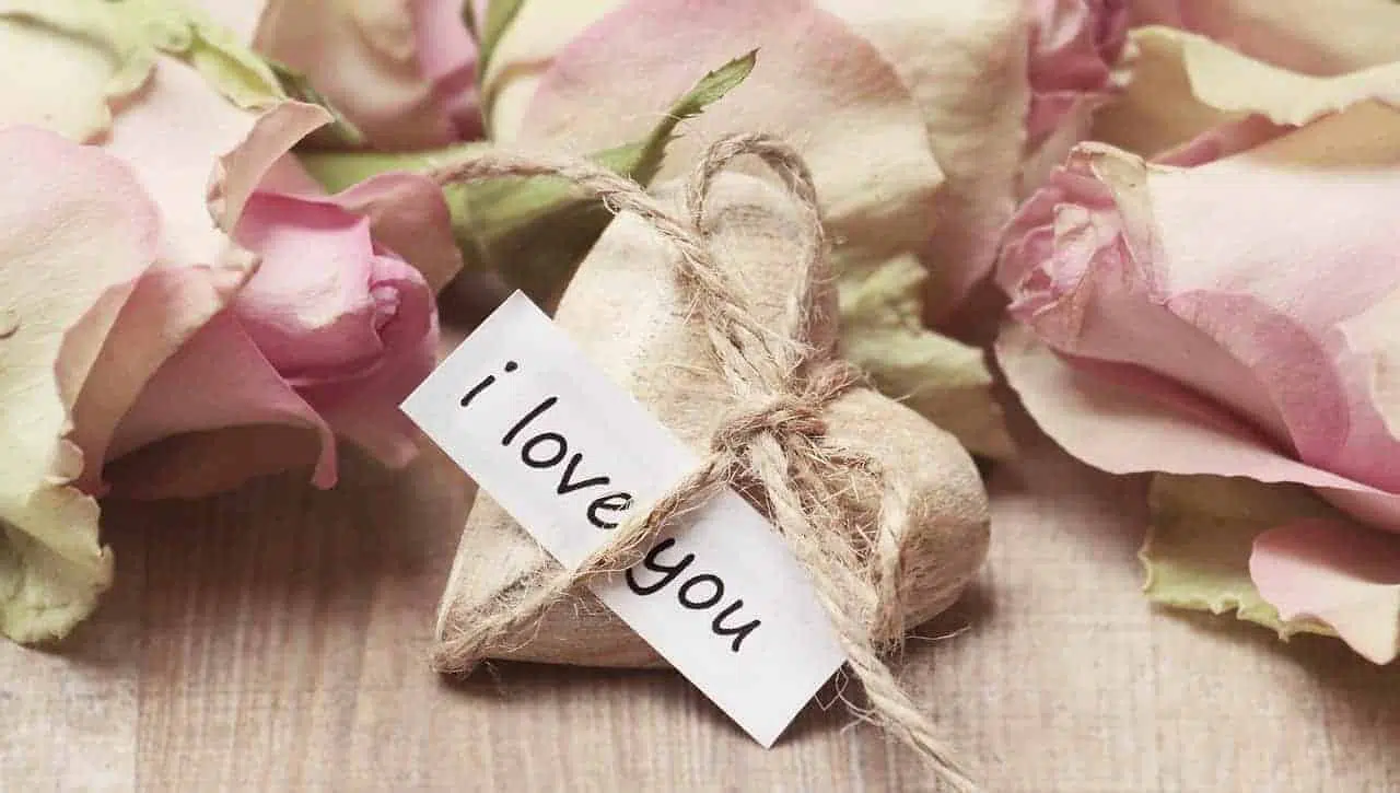 Relationship Tips: 8 Ways to Create a More Loving Relationship 2 a-sign-of-affection