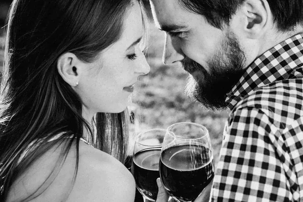Beware: 10 Innocent Signs You Might Be in a Toxic Relationship 3 celebrate-success