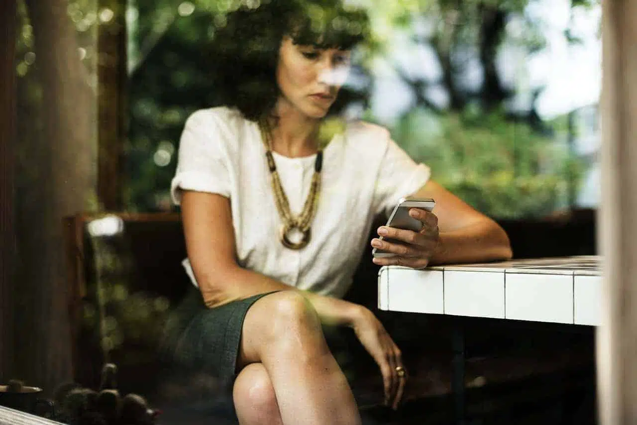 Beware: 10 Innocent Signs You Might Be in a Toxic Relationship 1 signs-of-a-toxic-relationship