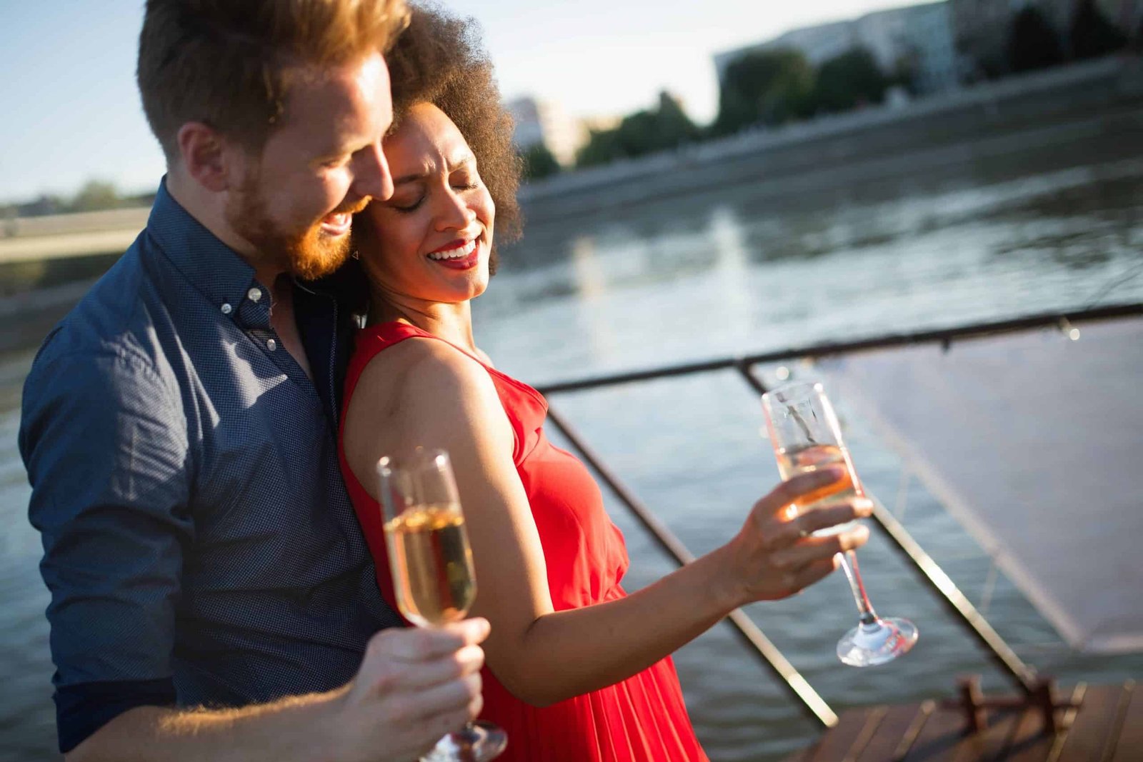 romantic-happy-couple