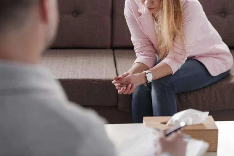 sad woman with problem JUZYKGN end a relationship