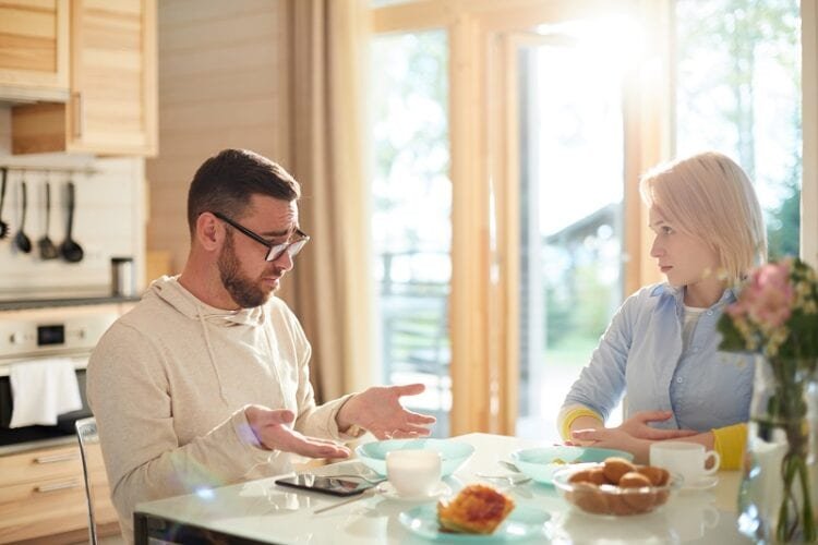 Women: 7 Things They Don't Tell Men 14 couple conflict