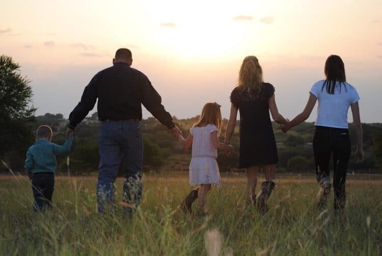 How to resolve conflict and family relationships