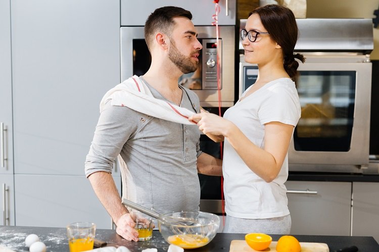 Signs You're Dating a Narcissist and Being Mind-Controlled 4 dating a narcissist